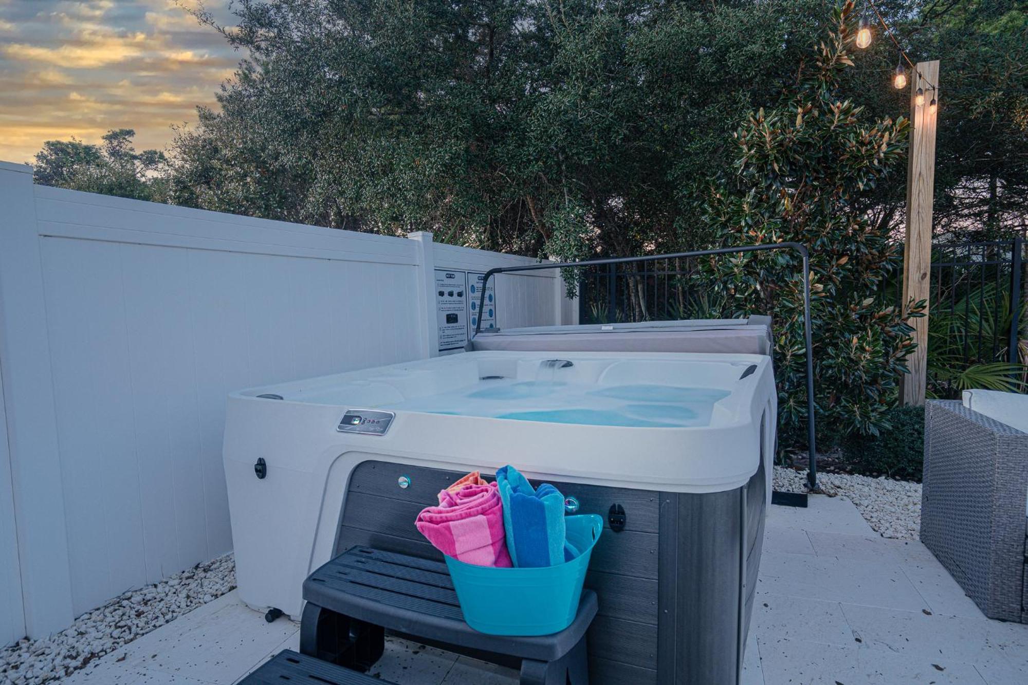 Heated Pool And Golf Cart, Walk To Beach! Best Deal! Destin Kültér fotó